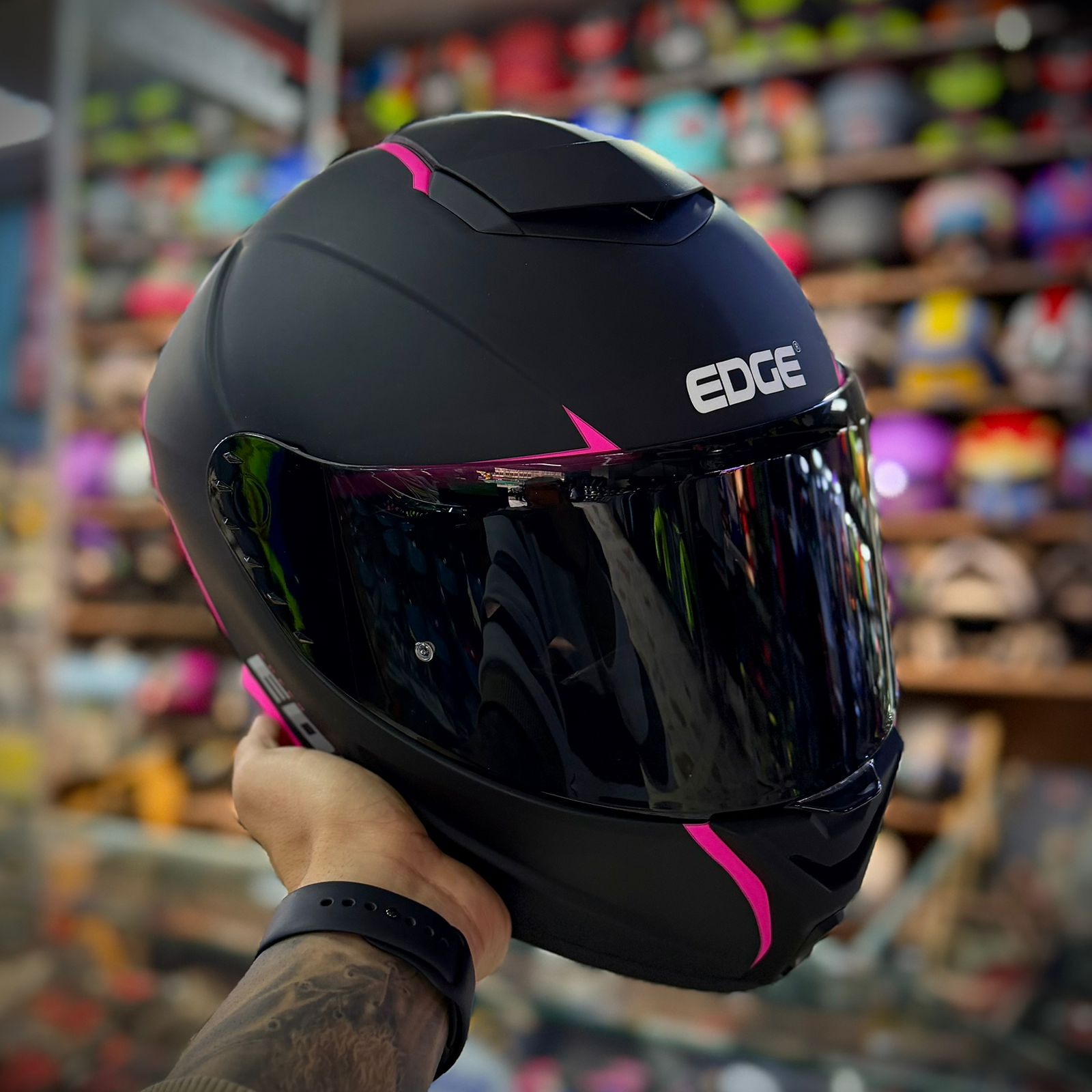 CASCO CERTIFICADO EDGE SHANGAI NEGRO MATE – EDICIÓN ROSE - Imagen 2