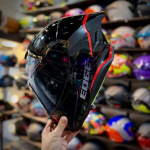 CASCO CERTIFICADO EDGE SHANGAI NEGRO BRILLO – EDICIÓN FICTION