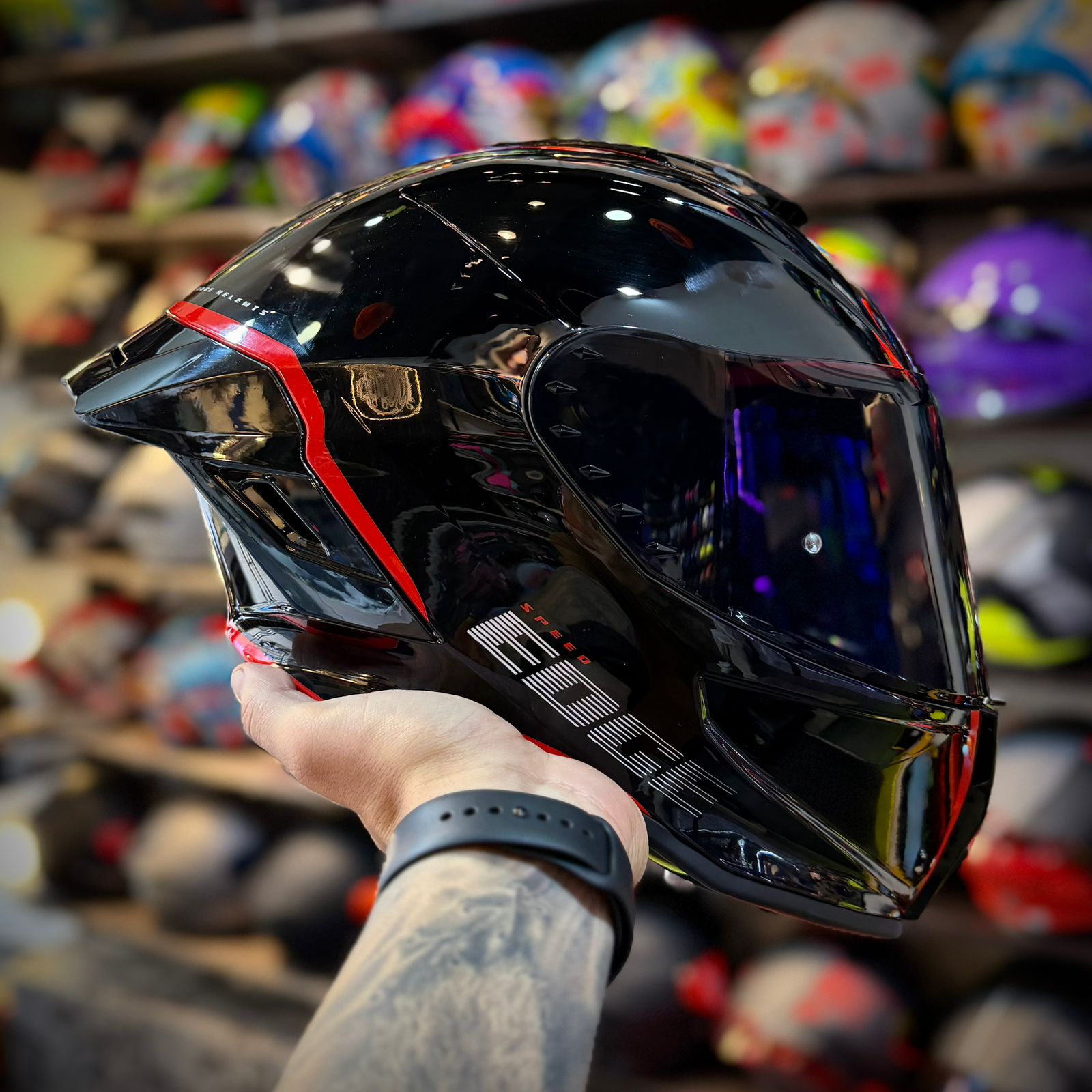 CASCO CERTIFICADO EDGE SHANGAI NEGRO BRILLO – EDICIÓN FICTION - Imagen 4