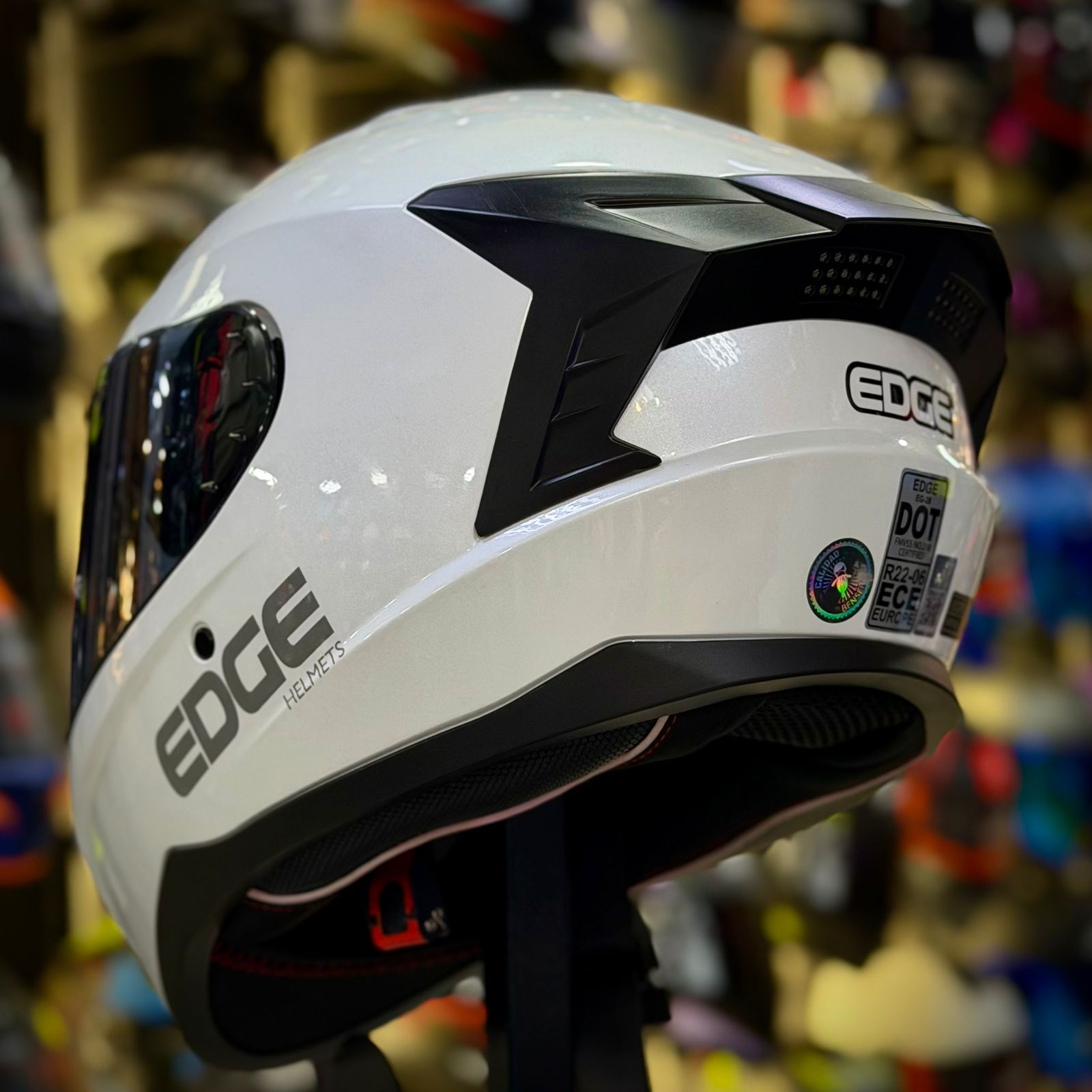 CASCO CERTIFICADO EDGE EXTREME – EDICIÓN WHITE - Imagen 2