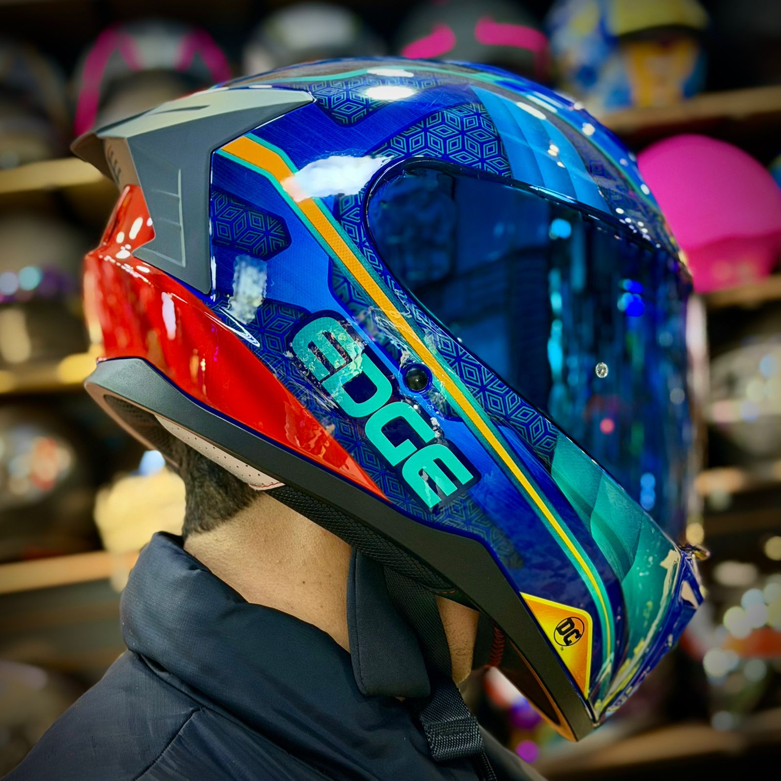 CASCO CERTIFICADO EDGE EXTREME – EDICIÓN SUPERMAN - Imagen 4