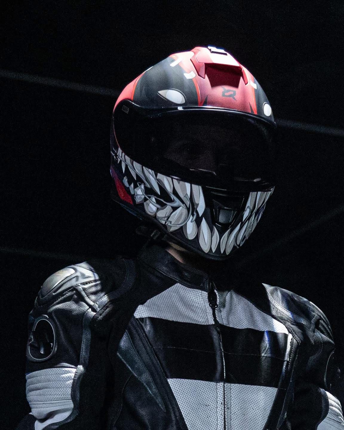 CASCO CERTIFICADO XSPORTS MARVEL EDICIÓN VENOMPOOL - Imagen 2